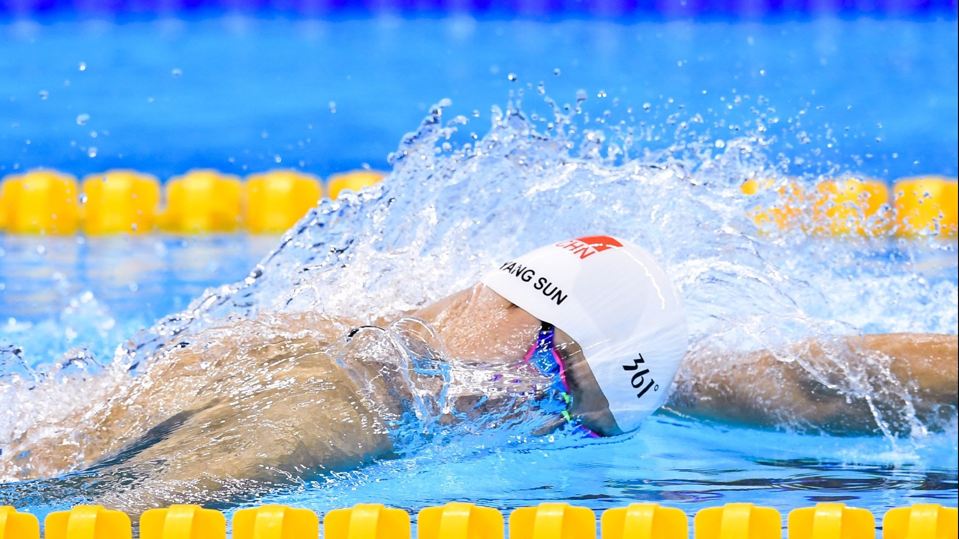 _蓝色海底冲浪:海底世界的极速体验_,蓝色色的海底