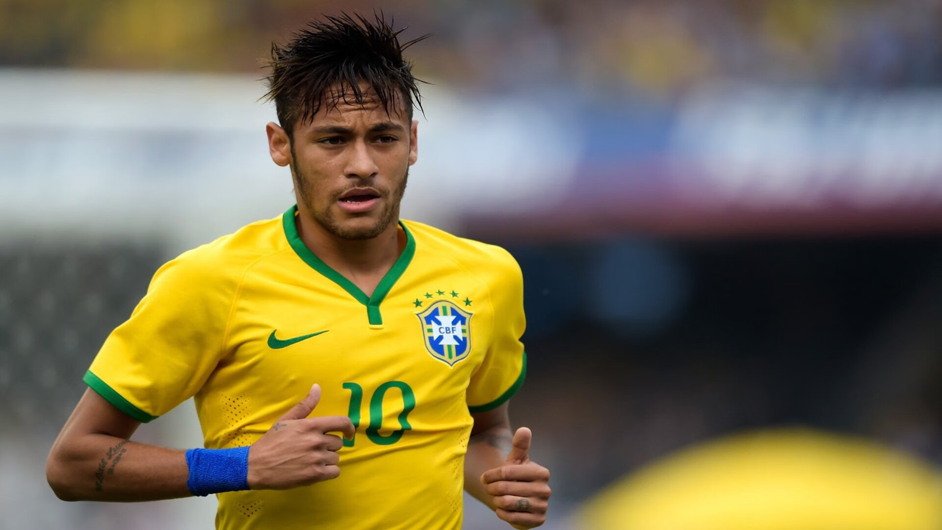 以足球为纽带的国际交流合作不断深化，提倡足球