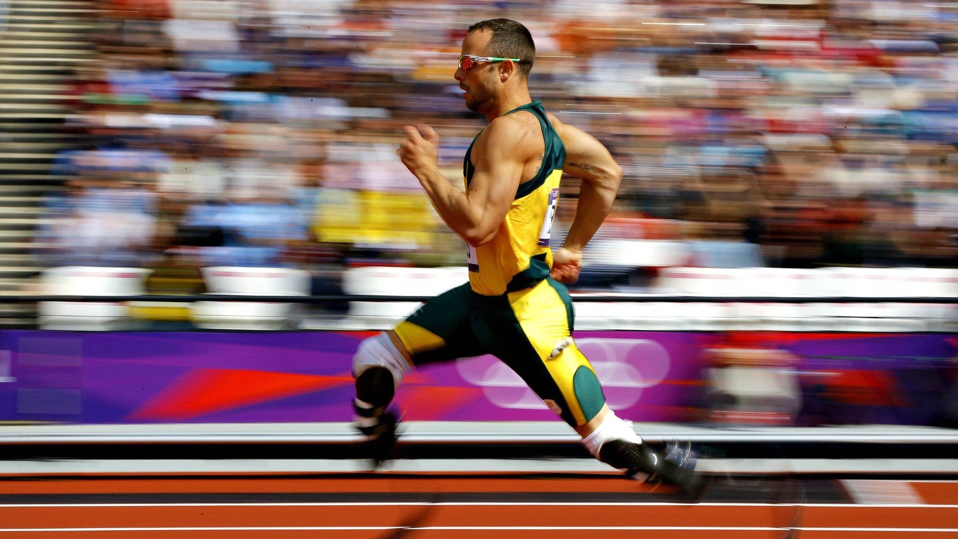 全国马拉松接力赛，团队奋战共创佳绩，马拉松接力几个人跑