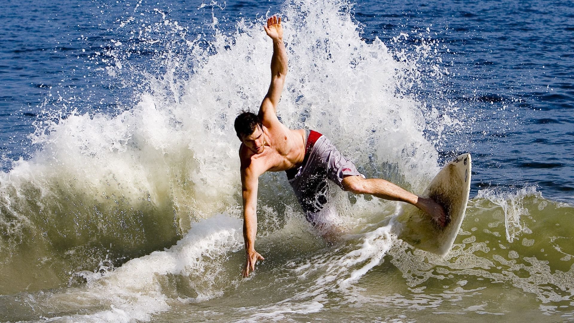 爱游戏体育官方入口-运动员的成长故事：从平凡到冠军，运动员的成长故事_从平凡到冠军的故事